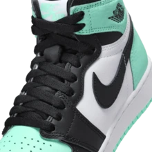 Nike Air Jordan 1 Retro High OG BG 女款运动鞋，休闲鞋 FD1437-130 - 白 - 查看 8