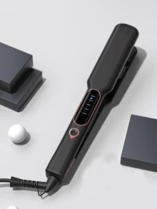 1 件陶瓷二合一直发器和卷发器，1.5 英寸高级钛金属平板夹，适合所有发型，快速加热，双电压，自动关闭，带手套和 2 个夹子