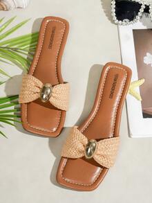 Women's Bow Metal Decor Straw Flat Sandals, Comfortable Minimalist Design For Vacation, Beach, Home, Daily Wear In Summer, Yellow Woven Open Toe Slippers