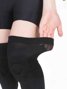 1双轻薄护膝，透气压缩套，带硅胶垫，减震运动护膝，减震减压，防滑缓冲护膝套，适用于跑步、健身、运动、滑冰、徒步、骑行、篮球、足球、舞蹈等运动。 - 彩色 - 查看 9