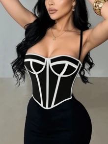 Apperloth A Top corto de mujer con cordones y calado al estilo Y2K. Top corset con calado de malla, apropiado para fiestas de verano y festivales - Blanco y Negro - Ver 4
