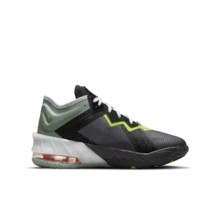 نايك ليبرون XVIII LOW (GS) أحذية رياضية كاجوال للنساء DJ3760-005 - أسود/رمادي - مشاهدة 4