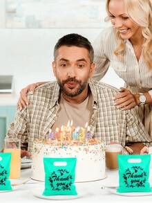 100 Sacolas Plásticas Temáticas para Festas - Ideal para Lembrancinhas, Doces, Presentes e Decoração de Festas - Perfeitas para Brincos, Pulseiras e Outros Objetos Pequenos. Sacolas Decorativas para Presentes, Compras e Armazenamento - Acessórios para o Dia dos Namorados - Multicolorido - Ver 7