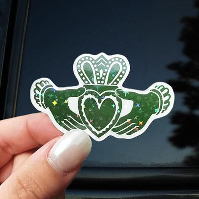 Celtic Claddagh Vinyl Decal - Durable Matte Self-Adhesive Sticker, Hand & Heart Leaf Design, Suitable For Cars, Trucks, Laptops, Water Bottles - Irish Traditional Art, One-Time Use, Bumper Sticker, Irish Decor, Easy Application, Weather-Resistant, Laptop Customization