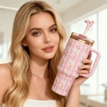 [Main Image Style]Say Goodbye To Frequent Refills! Unique Bottle Design With Pattern. 40oz. Large Capacity Straw Cup. Suitable For Car Use, Office, Fitness, And Outdoor Activities. Long-Lasting Cold Preservation. Leak-Proof And Non-Splash. Elegant Appearance.The Top Choices For Holiday Gifts: Souvenirs Or (For Oneself/Family And Friends), Handcrafted Presents, Graduation Gifts, Valentine's Day Gifts, Halloween Gifts, Christmas Gifts, Thanksgiving Gifts, Birthday Gifts And New Year Gifts. - Multicolor - View 9