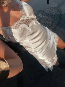 HZXVIC 女士新款纯色性感优雅蕾丝拼接缎面连衣裙 - 米色 - 查看 7