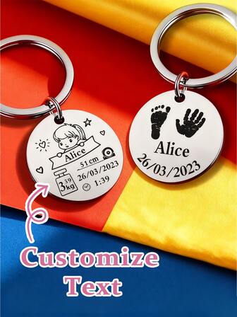 Llavero personalizado de acero inoxidable - Regalo conmemorativo del nacimiento del bebé personalizado con nombre grabado y fecha de nacimiento, colgante redondo como accesorio de mochila/bolso para registrar y presenciar momentos felices familiares, diseño minimalista, regalo familiar para mamá y papá, regalo ideal para Navidad, Año Nuevo y ocasiones especiales