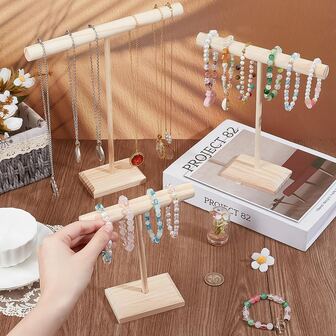 Smyckesställ i trä för halsband, örhängen, armband och pärlsnören