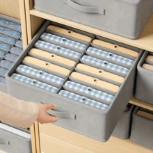 灰色可折叠衣物分隔收纳盒，带提手，节省空间，是衣柜收纳的理想之选。这款双层衣物裤装收纳箱适用于存放内衣、袜子、长裤、T恤、短裤和瑜伽裤。是理想的家居收纳方案。 - 灰色 - 查看 5