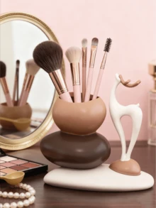 可爱小鹿化妆刷收纳架 - 美观的梳妆台和卧室收纳用品，树脂材质，刷子收纳盒，桌面笔筒，梳妆台收纳，适合度假海滩、浴室、卧室等场合，大容量，非常适合女生，可作为圣诞礼物送给女朋友，房间装饰，化妆包 - 彩色 - 查看 3