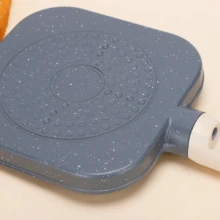 1件装创意家用早餐煮蛋器，不粘煎蛋锅，带4孔华夫饼模具 - 彩色 - 查看 4