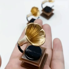 1/2 chiếc mô hình máy hát đĩa than mini cổ điển - Tỷ lệ 1:6 1:12, trang trí cảnh thu nhỏ cho trò chơi - Phụ kiện nhà búp bê, đồ thủ công bền chắc, thích hợp cho trang trí cảnh quan thu nhỏ DIY, phụ kiện âm nhạc, nhạc cụ mini, trang trí vườn cổ tích. - Máy hát đĩa màu vàng - Xem 7