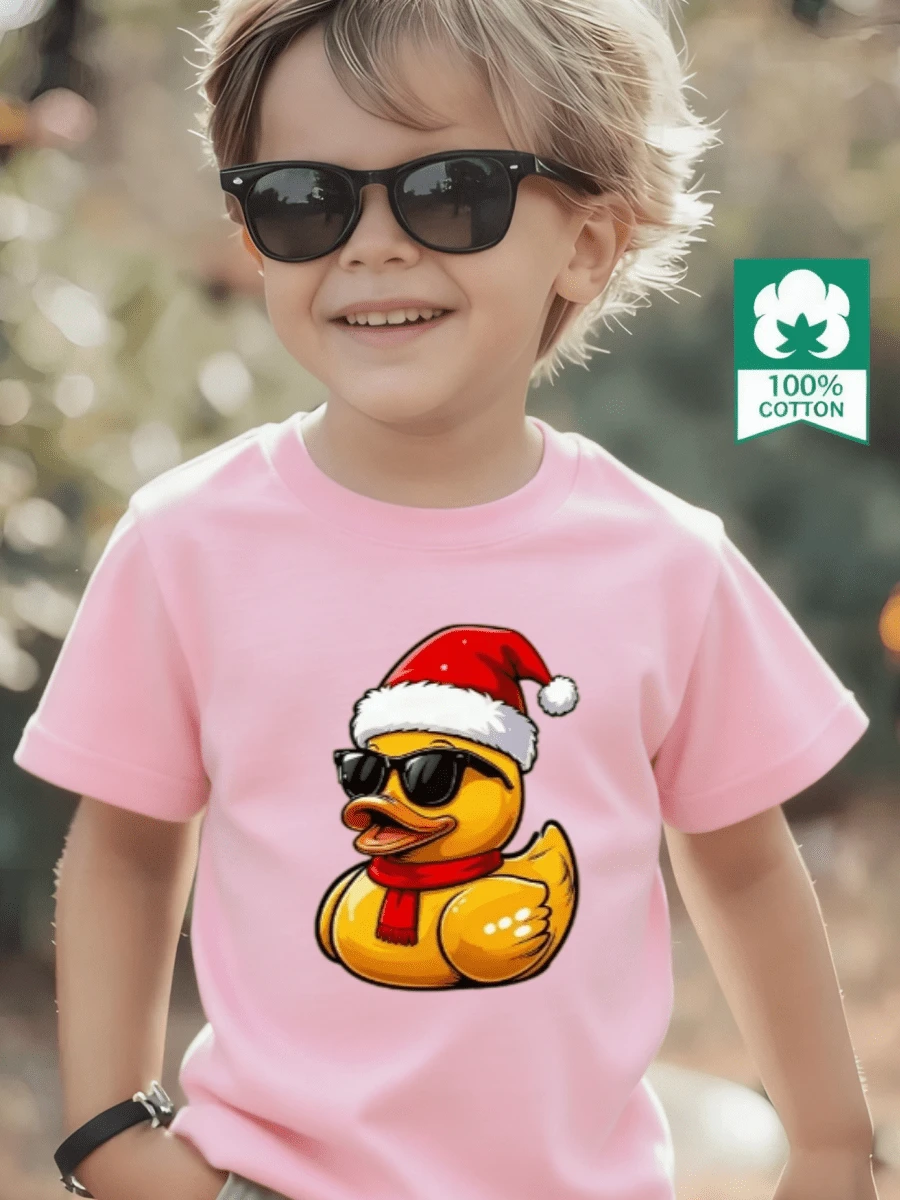 Esta nueva camiseta de manga corta para niño está hecha 100 % de algodón y luce un elegante estampado navideño de patos amarillos. Es informal y versátil, con un tejido suave y agradable para la piel que protege la delicada piel de los niños, permitiéndoles moverse con libertad y comodidad durante las reuniones familiares, las actividades escolares o los juegos al aire libre. - Rosa - Ver 1