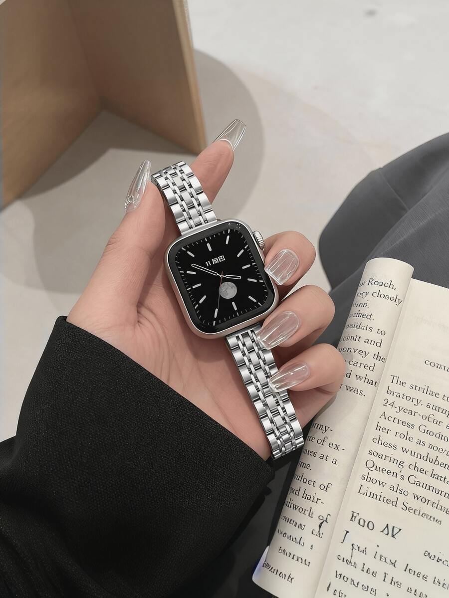 1 dây đeo đồng hồ nữ thời trang màu bạc bằng thép không gỉ, tương thích với Apple Watch 49mm, 46mm, 45mm, 44mm, 42mm, 41mm, 40mm, 38mm, dây đeo đồng hồ thông minh thanh lịch, tương thích với Apple Watch Series Ultra 3/2/1, 11, 10, 9, 8, 7, SE 3, 6, 5, 4, 3, 2, 1, phụ kiện dây đeo kim loại sang trọng, phù hợp cho cả đeo hàng ngày và các dịp công sở, dây đeo thay thế kiểu vòng tay hiện đại, tương thích với các loại dây đeo , dây đeo bằng thép không gỉ, thể hiện phong cách chuyên nghiệp, một món quà tuyệt vời cho bạn bè và gia đình.