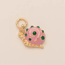 1个INS风时尚花朵、樱花、蝴蝶、辣椒、蜗牛造型DIY吊坠，适用于DIY项链、手链、耳环、钥匙扣、包链、蕾丝扣，是女士珠宝配饰、DIY护身符配件的理想之选，也可作为精致吊坠佩戴，展现个人魅力，是送给妻子、母亲、女友的绝佳礼物。 - 彩色 - 查看 11
