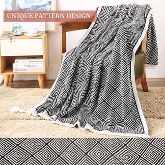 1件黑白印花波西米亚风针织流苏毯，柔软轻盈，适合沙发、床、客厅等四季使用（黑白）