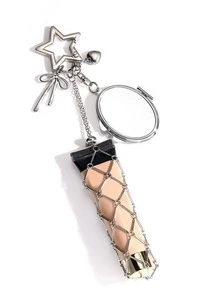 金属唇膏收纳包挂饰，带可替换不锈钢网袋，心形和星形装饰唇膏盒钥匙扣，内置迷你镜子，时尚悬挂装饰，可用于存放润唇膏和化妆品，是手提包和钱包的时尚挂件，便携式化妆配件，适合女性、女孩、爱美人士和送礼者。 - 彩色 - 查看 11