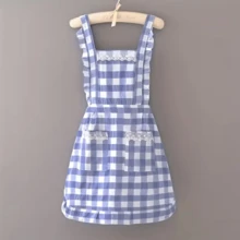 一件欧美风格格子围裙，带蕾丝边，适合工作、绘画、厨房烹饪。