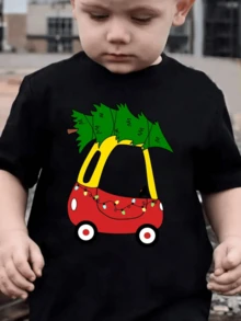 Auto rojo con luces navideñas llevando árbol de Navidad simulando paseo festivo camiseta 100% algodón cómoda ropa para niños - Negro - Ver 7