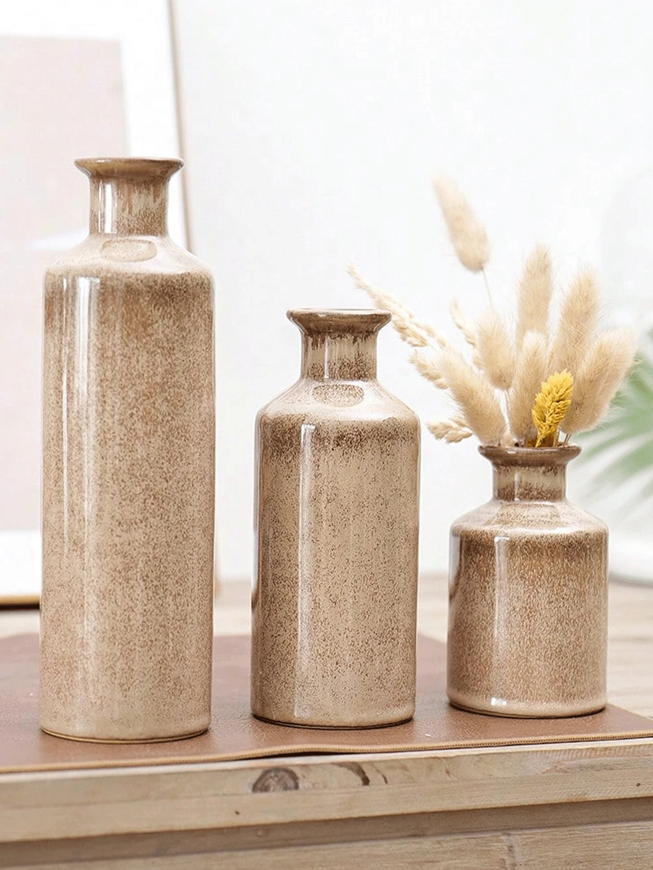 Đồ trang trí bằng nhựa có vân đơn giản, phong cách Bắc Âu hiện đại, thiết kế chống trơn trượt, có thể giặt rửa, thích hợp để trang trí phòng khách, phòng ngủ và văn phòng, cũng có thể dùng làm quà tặng đám cưới hoặc quà tặng Ngày của Mẹ. - Nhiều màu - Xem 1