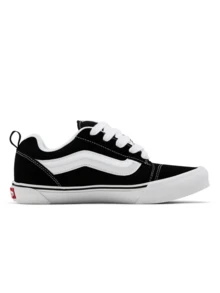 Vans Knu Skool 女款(GS)休闲运动鞋，适合健身、跑步、日常通勤，轻便缓震，透气吸汗，减震防摔，厚底设计，亲肤撞色Logo，易于穿脱，易于清洁，适合上学、郊游等各种场合，活力女性(GS)，黑白配色，VN000D2T6BT - 黑白 - 查看 3