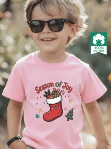 Esta nueva camiseta de manga corta para niño está hecha 100 % de algodón y luce un elegante estampado de calcetines navideños, lo que la convierte en una opción versátil e informal. Su tejido suave y agradable al tacto protege la delicada piel de los niños, permitiéndoles moverse con libertad y comodidad durante reuniones familiares, eventos escolares o juegos al aire libre. - Rosa - Ver 1