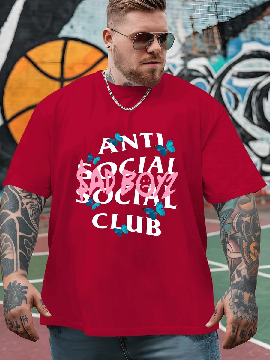 Blue Butterflies Surrounding Bold Anti Social Club Text With Pink Sad Boyz Lettering Expressing Individuality And Emotional Depth 100% Cotton Men's Tshirt - 紅色 - 查看 1