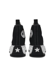 穿上这款 Chuck Taylor 高帮厚底运动鞋，经典与未来主义风格完美融合，让你永葆时尚魅力。厚实的厚底和锯齿状橡胶外底为你的日常 Chuck Taylor 鞋款增添了一抹意想不到的亮点，兼具大胆风格和卓越抓地力。 - 查看 4