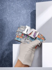 1 pieza Cinturón de hebilla automática con letra de moda para hombres, patrón de fiesta de animales aleatorios y arte callejero en piel de PU, adecuado para uso casual, fiesta, regalo para novio