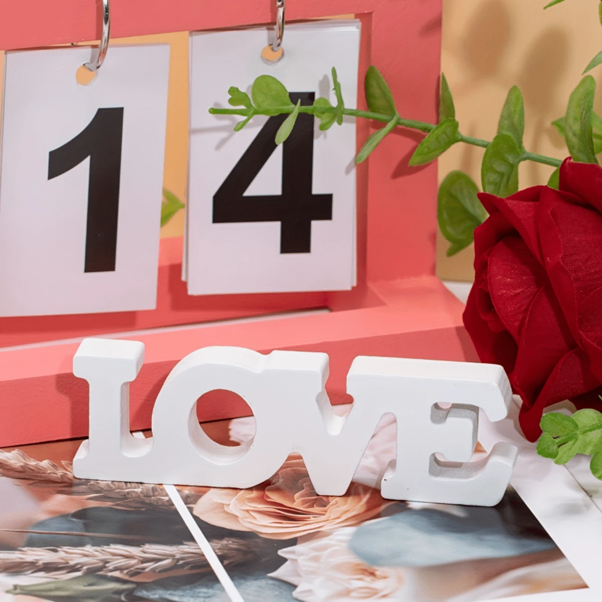 1 peça de decoração de mesa encantadora em PVC com a palavra "LOVE" - Ideal para o Dia dos Namorados e casamentos. - Multicolorido - Ver 1