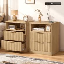 Juego de 2 mesitas de noche acanaladas, mesita de noche con estación de carga y luz LED, 1 cajón de almacenamiento y estante abierto, mesa de noche moderna para espacios pequeños, para dormitorio, sala de estar, natural - Camel - Ver 2