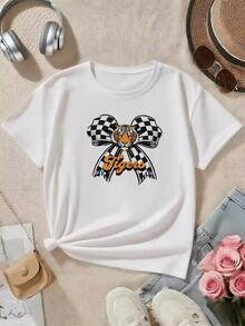 Tiger Head With Black And White Checkered Bow Symbolizing Strength And Elegance On A Comfortable 100% Cotton T-Shirt For Girls, Ideal For Everyday Wear - 白色 - 查看 1