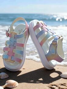 Mädchen Regenbogen Glitzer Gewebter Riemen Kunstleder Plateau Sandalen, modisch für Strand, Urlaub und täglichen Gebrauch