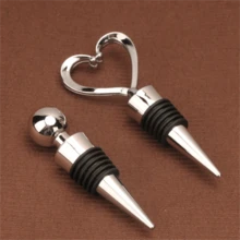 1个优雅心形水晶镶嵌酒塞，完美适用于婚礼、周年纪念日和浪漫庆典；也是保存葡萄酒的理想之选。| 浪漫配饰 | 耐用亚克力密封圈，圆形塞子，创意心形设计，欧美促销礼品，情人节派对，家居装饰，家居礼品 - 彩色 - 查看 2