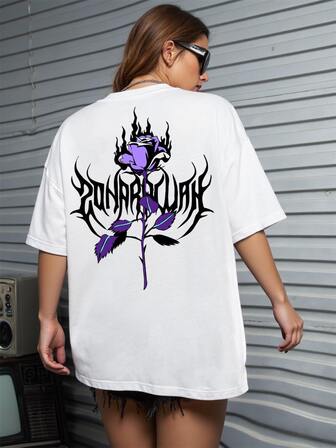 Plusstorlek rund halsad kortärmad t-shirt med unikt rostryck i medelstretchigt tyg