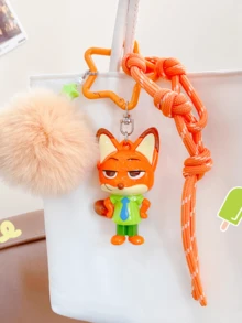 尼克·王尔德系列冰棒吊坠，Q版尼克造型，饰以浅米色绒球、橙色编织绳和橙色星形金属环，采用柔软乙烯基材质制成，非常适合挂在钥匙、包包上或作为桌面装饰，是粉丝、爱人、学生、青少年、收藏家的理想礼物，也是送给爱人/朋友的贴心之选。 - 尼克 - 查看 3
