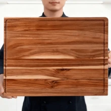 Tabla de cortar de madera gruesa y grande - Tabla de cortar sólida de madera con bandeja de servir, disponible en 3 tamaños, elegante veta de madera marrón oscuro, duradera y resistente, adecuada para queso, charcutería, aperitivos para fiestas - Perfecta para el hogar, catering, entornos formales - Superficie resistente y fácil de limpiar - 38.1 x 26 cm - Tabla de cortar de cocina multiusos con asas resistentes para un fácil transporte, bandeja de charcutería, bandeja de servir, tabla de cortar, tabla de servir - Óxido marrón - Ver 2