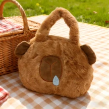 1个可爱水豚毛绒手提包 - 治愈系列 PP棉柔软毛绒手提包 | 蓬松亲肤 | 充满少女魅力便携小包 - 彩色 - 查看 9