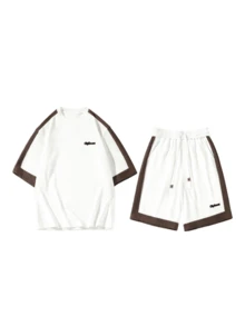 一套男士白色圆领短袖短裤套装，宽松短袖T恤+抽绳腰带短裤，撞色罗纹面料，透气舒适，复古休闲装，适合日常穿着、外出就餐、旅行。 - 白色 - 查看 3