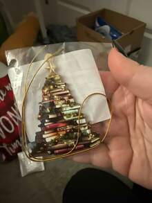 Enfeite de Natal em formato de livro (1 unidade) - Pingente de estante em camadas, mini livros empilhados, decoração de estante em papel verde e dourado, ideal para amantes de livros, pode ser pendurado na árvore de Natal, estante ou porta. Decoração para casa, decoração de Natal, decoração de quarto. - Multicolorido - Ver 2