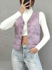 女士无袖V领绗缝背心，带口袋，常规长度，无弹力冬季外套 - 卡其色 - 查看 1