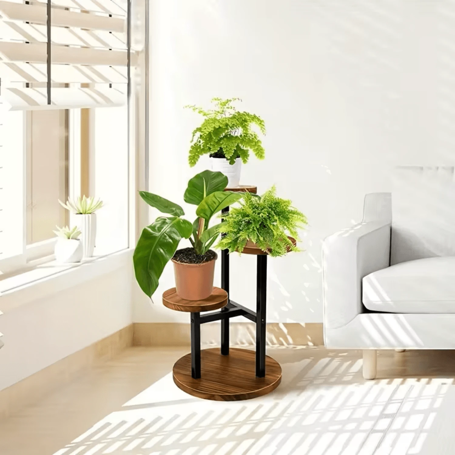 رف نباتات معدني وخشبي متعدد الطبقات بإطار أسود وإطار خشبي - عرض النباتات المزروعة في أصص داخلي/خارجي، مثالي لغرف المعيشة والشرفات أو زوايا الحديقة، رف نباتات داخلي | إطار معدني أنيق | تركيبة خشب وحديد