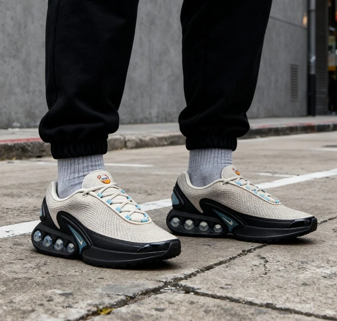 NIKE 男款 AIR MAX DN 运动鞋，全新轻盈缓震舒适跑步鞋，HQ3478-104 - 米色 - 查看 1