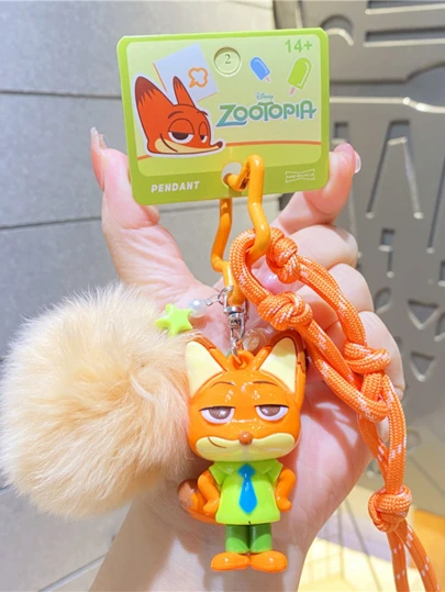 尼克·王尔德系列冰棒吊坠，Q版尼克造型，饰以浅米色绒球、橙色编织绳和橙色星形金属环，采用柔软乙烯基材质制成，非常适合挂在钥匙、包包上或作为桌面装饰，是粉丝、爱人、学生、青少年、收藏家的理想礼物，也是送给爱人/朋友的贴心之选。