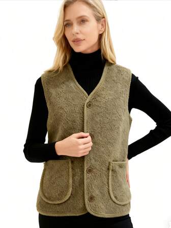 女士无袖毛绒针织背心，V领设计，正面带纽扣口袋，常规长度，柔软保暖，适合冬季叠穿