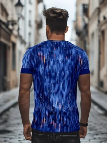 日本国家足球队球衣T恤 - 日本官方球迷服饰，带有日本国旗徽章和旭日图案，透气蓝色训练比赛服，成人休闲运动服，适合亚洲杯和2024年亚洲杯比赛穿着，圆领短袖，可机洗，夏季休闲装，印花鲜艳，轻盈面料，高品质缝纫工艺。 - 彩色 - 查看 2