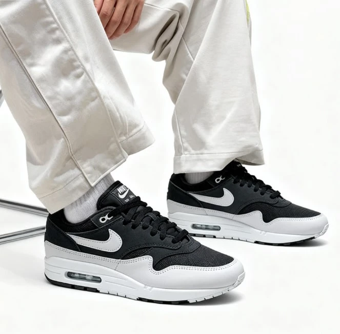 Nike AIR MAX SOLO 男士复古缓震运动鞋，新款减震跑鞋，经典休闲运动鞋，时尚校园风 FZ5808-007 - 黑灰色 - 查看 1