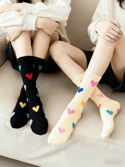2 Pairs Women's Colorful Heart Pattern Black & Beige Crew Length Blend Breathable Comfortable Cute Socks For Daily Wear, Casual Outings & Valentine's Day