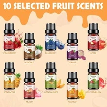 Set de regalo de navidad con 12 botellas de aceites esenciales de alta calidad para velas y fabricación de jabón. Coco, fresa, piña, mango, melocotón, manzana, aceite de aromaterapia difusor de frutas para el hogar. ¡Bellamente embalado, ideal para regalar! Como un conjunto de aceites esenciales para fiestas como cumpleaños, halloween, navidad, día de la madre, día del padre, aniversario o inauguración de la casa, infunde su hogar, oficina, estudio de yoga o automóvil con un refrescante sabor afrutado. Simplemente agregue unas gotas a su difusor, humidificador o refrescador de coche para disfrutar de una experiencia de aroma refrescante. Usa nuestros aceites esenciales para crear fragancias frescas y afrutadas durante todo el año