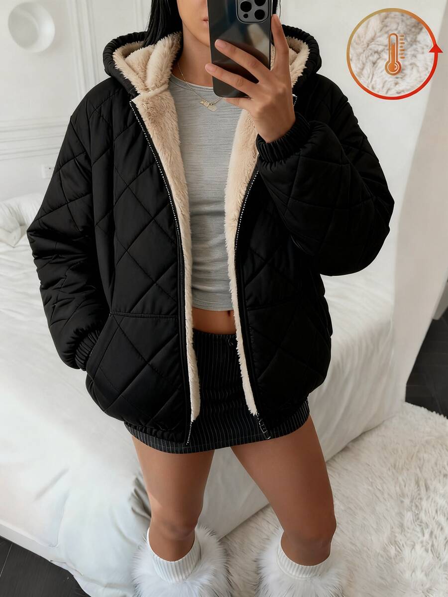 1pc/Women's pocketed reversible sheepskin coat featuring diamond quilting and a two-tone design. The hooded fur trim enhances warmth, making it ideal for outdoor wear. The reversible design warmth, making it ideal for outdoor wear. The reversible design fastens with aoneal style. versatile styling potential, serving as an excellent choice for cold weather attire. - 1pc 杏色 - 查看 1